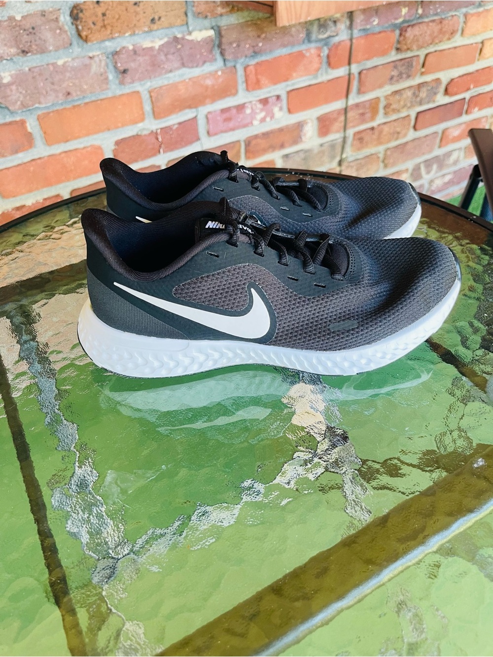 Nike Black and White Women's Athletic Running Shoes